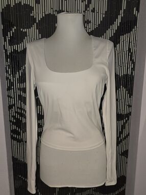 PacSun White Square Neck Long Sleeve Tee With Built-in Bra